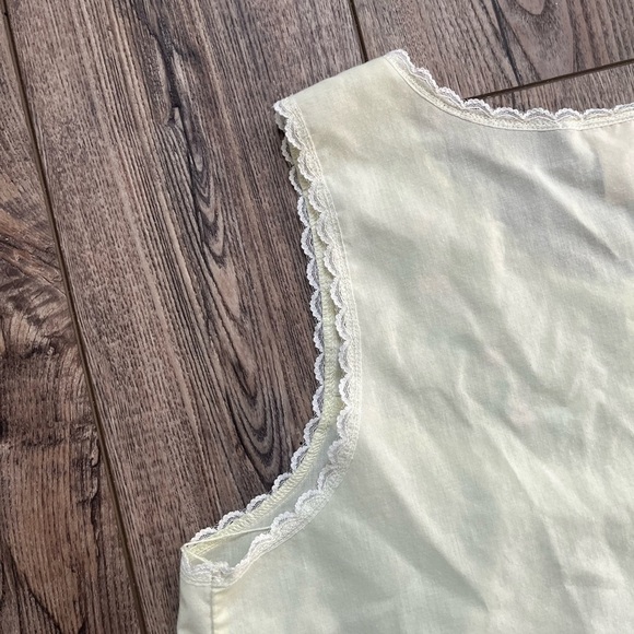 Vintage Carroll Reed Floral Embroidered Yellow Nightgown with Lace Detailing - Picture 5 of 10